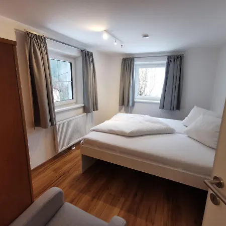 Πανσιόν Haus Schon *