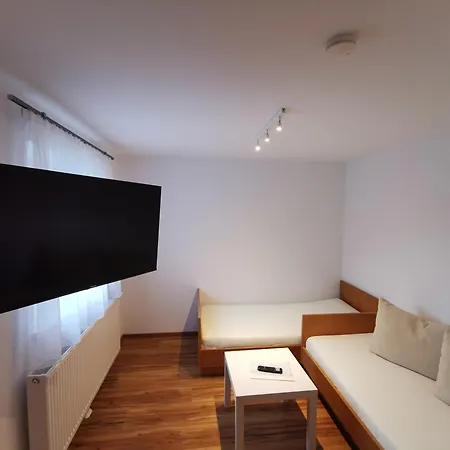 Haus Schoen - Preise Inclusive Pitztal Sommer Card ゲストハウス イェルツェンス